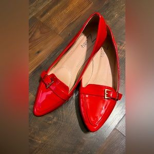 Red flat classic shoes